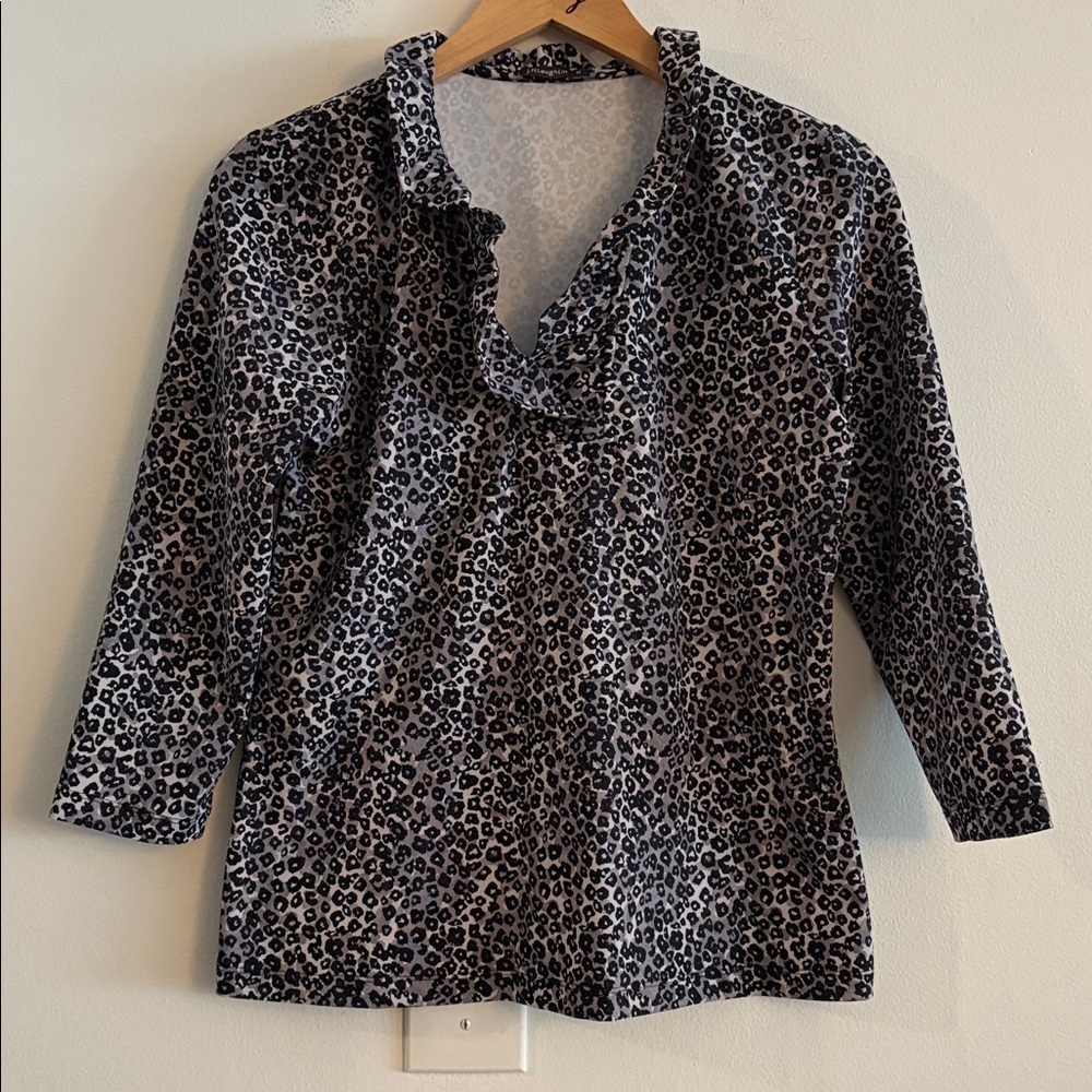 J. McLaughlin 3/4 Sleeve Animal Print Ruffle Neck Top Medium Pullover Blouse